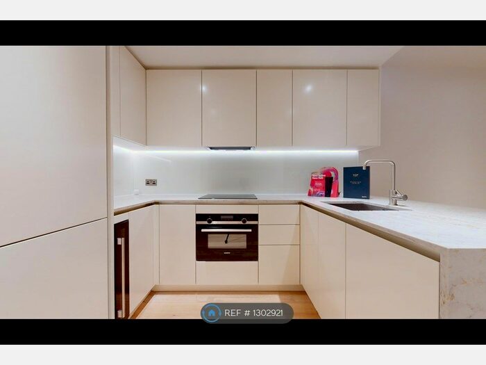 Studio To Rent In Hampton Tower, London, E14