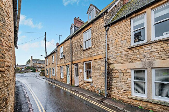 3 Bedroom Terraced House For Sale In Park Street, Charlbury, OX7