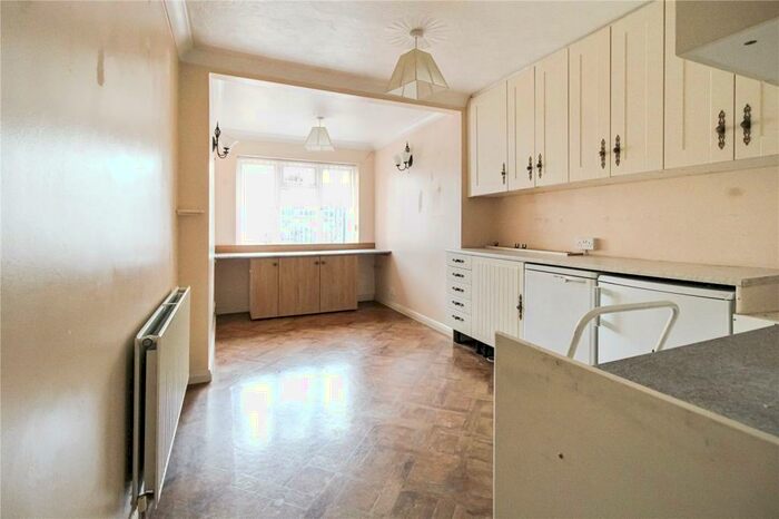 2 Bedroom Bungalow For Sale In Chalky Bank Road, Rainham, Gillingham, Kent, ME8