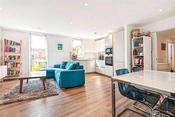 1 Bedroom Flat For Sale In Gaumont Place, Streatham Hill, SW2