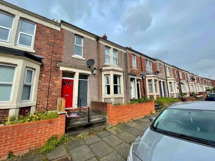 2 Bedroom Flat To Rent In Windsor Avenue, Bensham, Gateshead, NE8