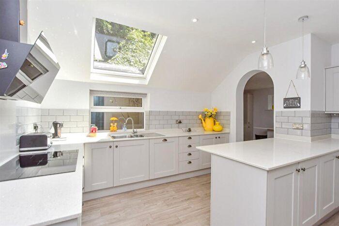 5 Bedroom Detached House For Sale In Stockers Hill, Rodmersham Green, Sittingbourne, Kent, ME9