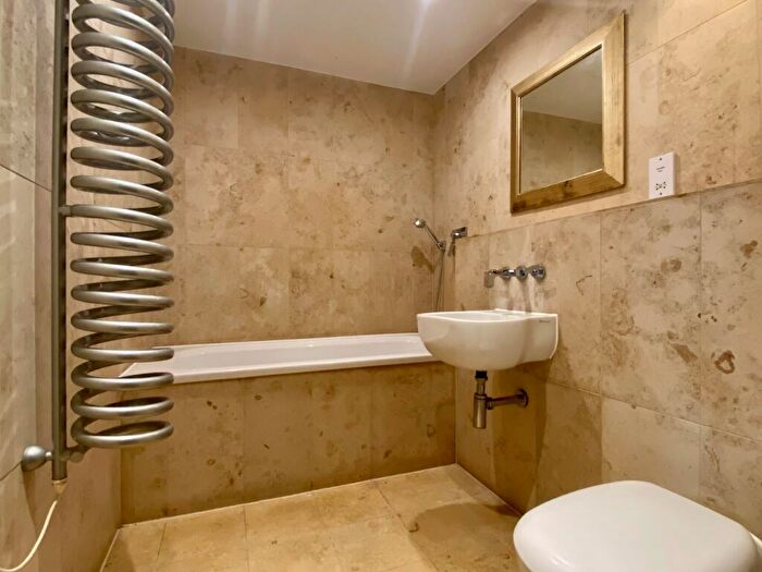 2 Bedroom Flat To Rent In Capella House, Falcon Drive, Caerdydd, CF10