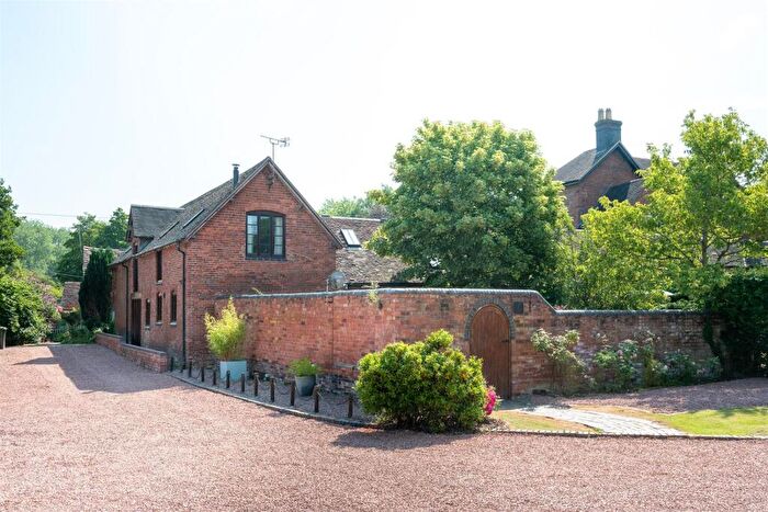 4 Bedroom Barn Conversion For Sale In Bromsgrove Road, Clent, DY9