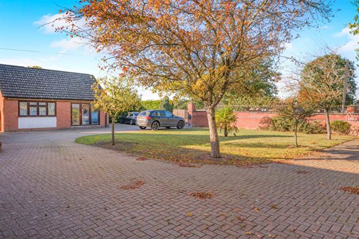 4 Bedroom Detached Bungalow For Sale In Fir Covert Road, Taverham, Norwich, NR8