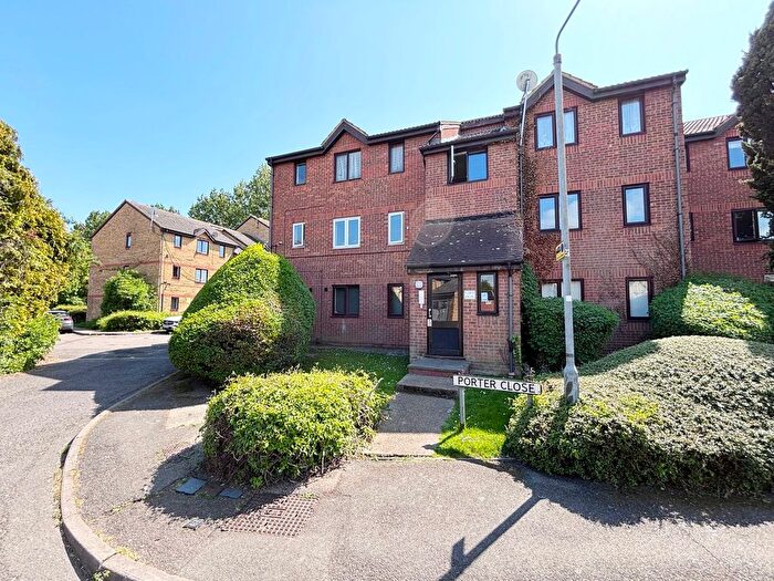 1 Bedroom Flat For Sale In Porter Close, Grays, RM20