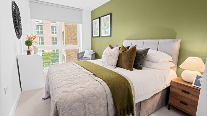3 Bedroom Flat For Sale In Pegler Square, London, SE3