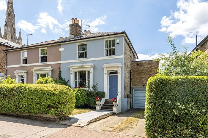 4 Bedroom Semi-Detached House For Sale In Ponsonby Road, London, SW15