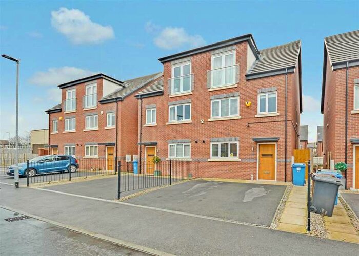 4 Bedroom Semi-Detached House To Rent In Brookmoor Road, Prestwich, Manchester, M25