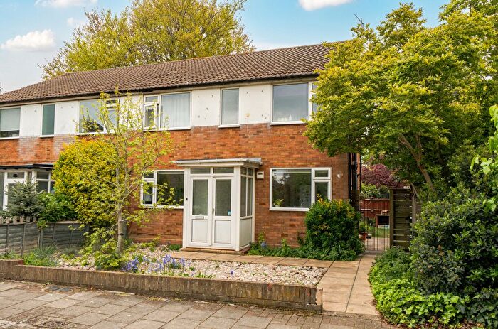 2 Bedroom Maisonette For Sale In Rushmore Close, Bromley, BR1