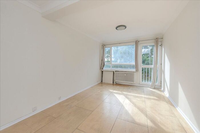 1 Bedroom Flat To Rent In Rockley Court, Brook Green, W14