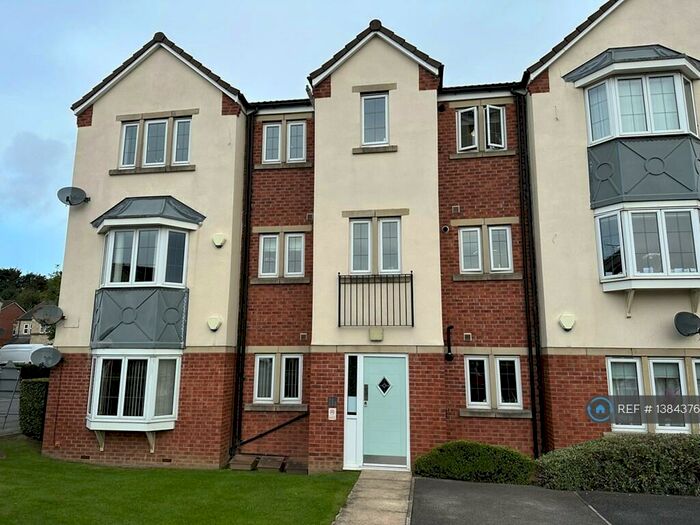 2 Bedroom Flat To Rent In Fielding Court, Morley, Leeds, LS27