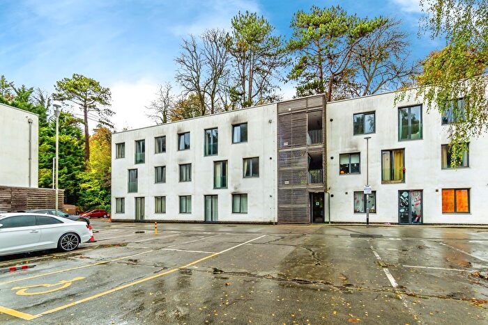 1 Bedroom Flat For Sale In Godstone Road, Whyteleafe, Surrey, CR3