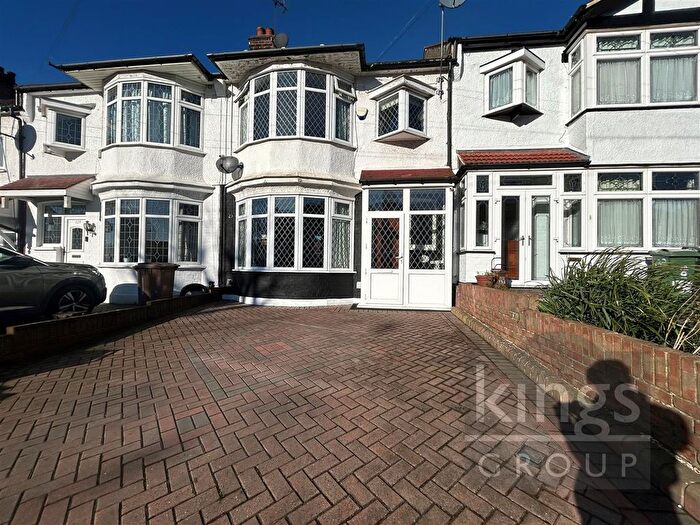 3 Bedroom Property For Sale In Middleton Avenue, London, E4