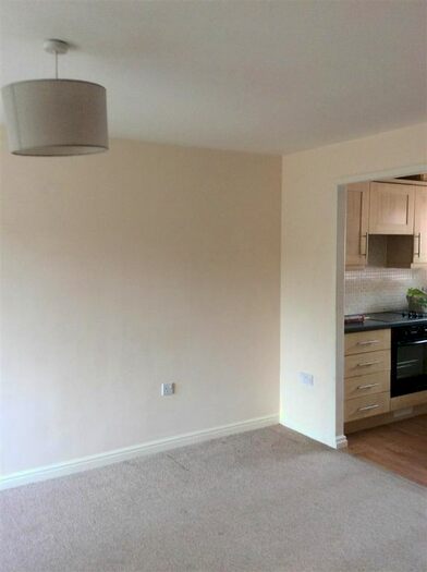 2 Bedroom Flat To Rent In Old College Drive, Wednesbury, WS10