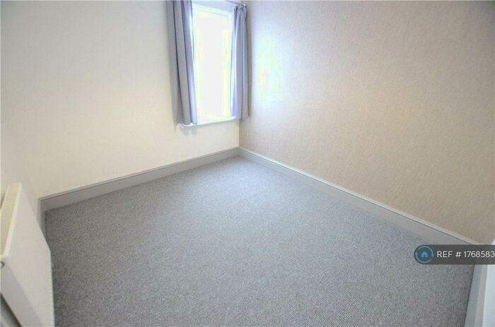 3 Bedroom Terraced House To Rent In Gosbrook Road, Caversham, Reading, RG4