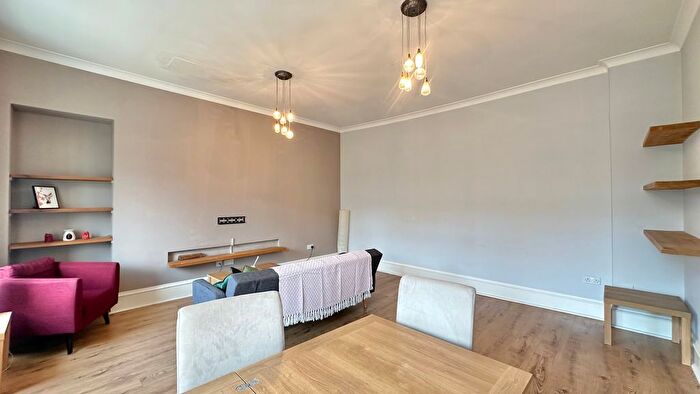 2 Bedroom Flat For Sale In Commercial Street, Dundee, DD1