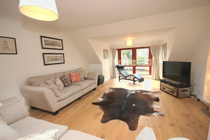 4 Bedroom Flat To Rent In St. Stephen Street, New Town, Edinburgh, EH3