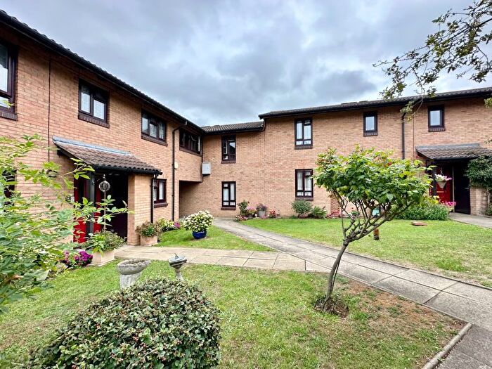 2 Bedroom Property For Sale In Lesney Park Road, Erith, DA8