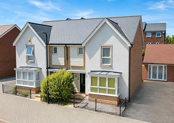 3 Bedroom Semi-Detached House For Sale In Dexter Drive, Whitehouse, Milton Keynes, MK8