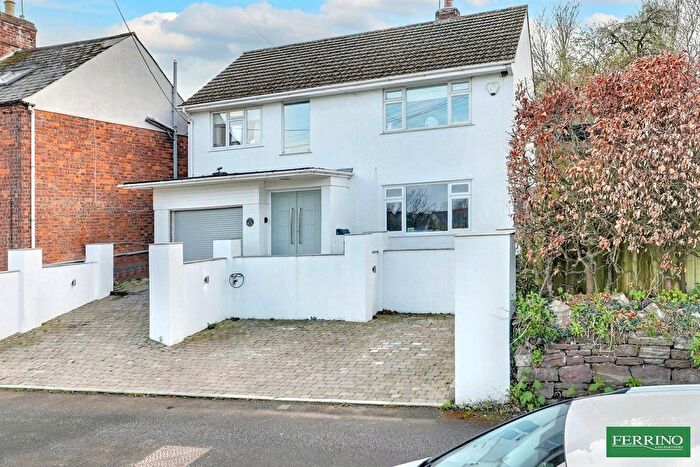 4 Bedroom Detached House For Sale In Station Road, Newnham, Gloucestershire., GL14