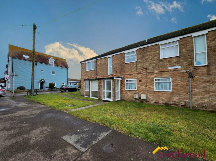 2 Bedroom Flat To Rent In Eastbourne Road, Pevensey Bay, BN24