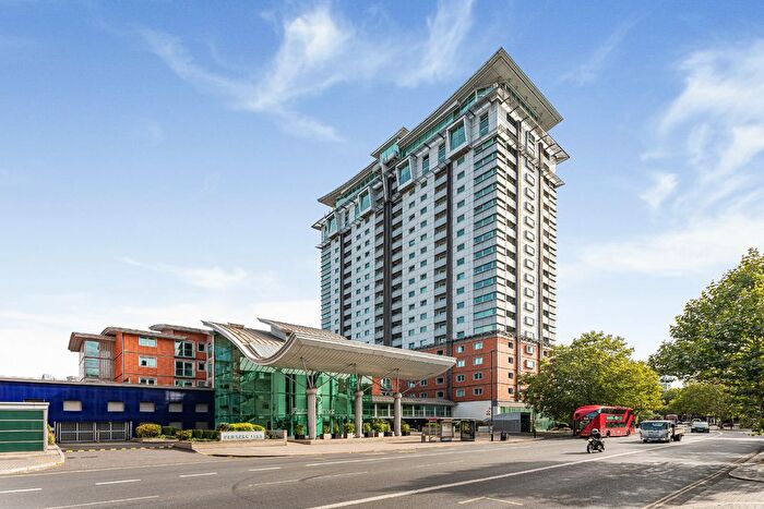 2 Bedroom Flat For Sale In Westminster Bridge Road, London, SE1