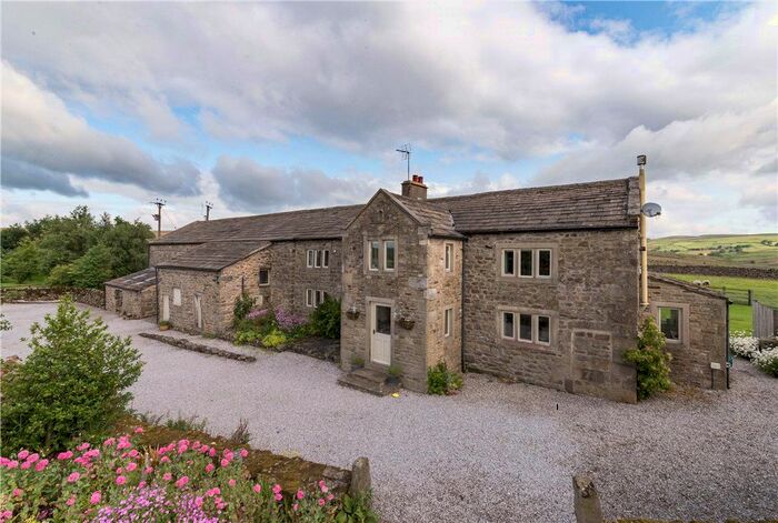 3 Bedroom Detached House To Rent In Winterburn, Skipton, North Yorkshire, Uk, BD23