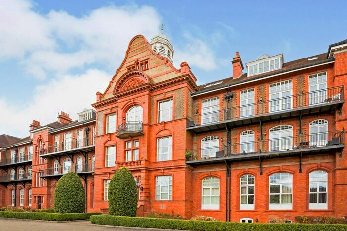 1 Bedroom Flat For Sale In Kingswood Park, Kingswood, Frodsham, WA6