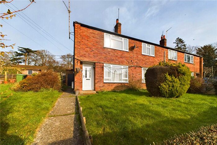 2 Bedroom Maisonette For Sale In Manor Road, Whitchurch On Thames, Reading, Oxfordshire, RG8