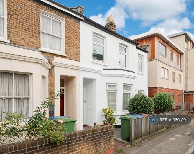 2 Bedroom Flat To Rent In Underhill Road, London, SE22