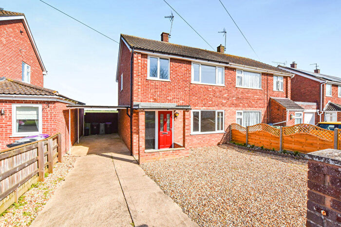 3 Bedroom Semi Detached House For Sale In Emmanuel Road, Stamford, PE9