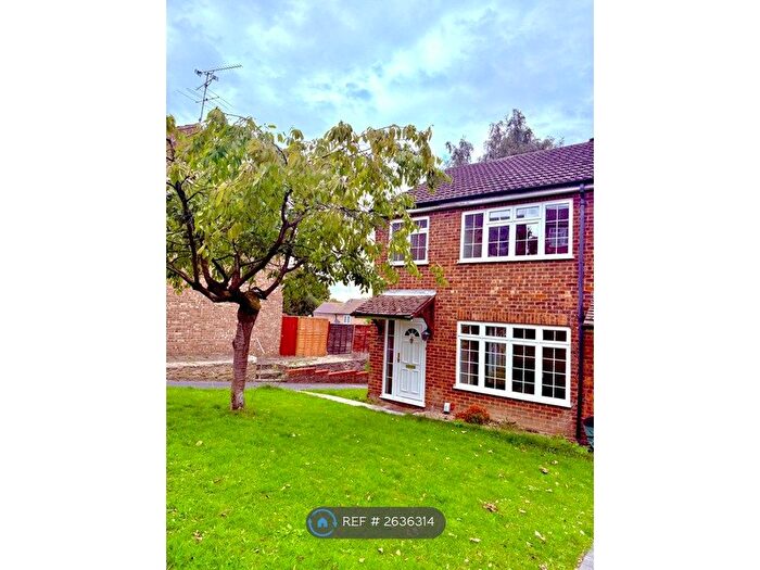 3 Bedroom Terraced House To Rent In Conway Close, Frimley, Camberley, GU16