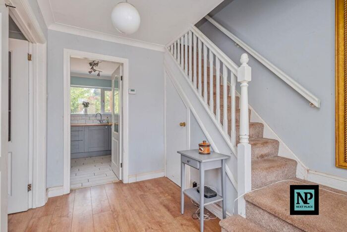 5 Bedroom Semi Detached House For Sale In Wesley Way, Tamworth, B77