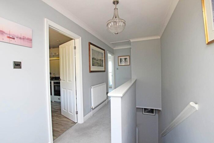 2 Bedroom Detached House For Sale In Angus Close, Eastbourne, BN20