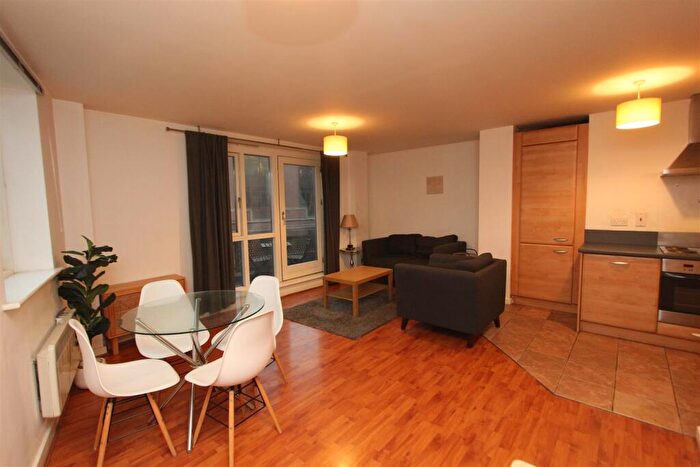 2 Bedroom Flat To Rent In Aspect, Elmwood Lane, LS2