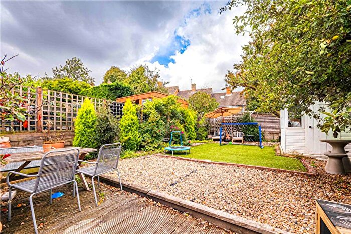 3 Bedroom Terraced House For Sale In Spring Lane, Warners End, Hemel Hempstead, Hertfordshire, HP1