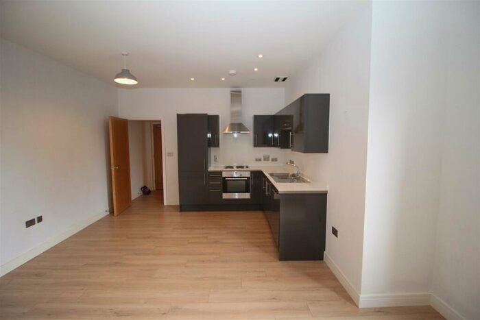 2 Bedroom Apartment To Rent In High Street North, Poole, BH15