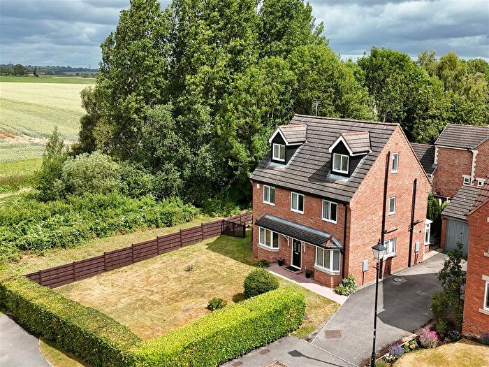5 Bedroom Detached House For Sale In Waltham Close, Strensall, York, North Yorkshire, YO32