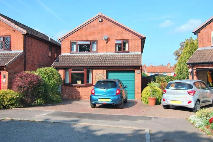 3 Bedroom Detached House To Rent In Podsmead Place, Linden, Gloucester, GL1
