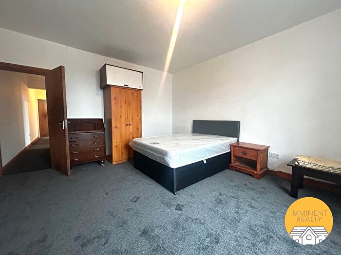 3 Bedroom Flat To Rent In Devonshire Road, Smethwick, B67