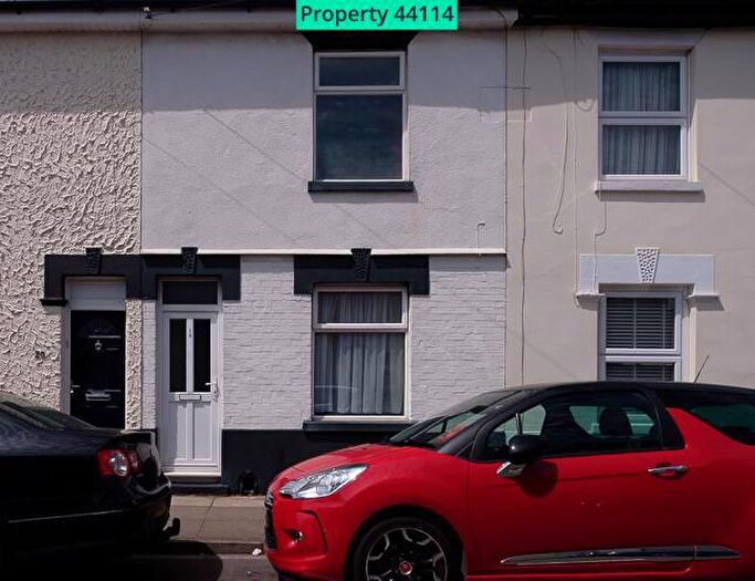 3 Bedroom Terraced House To Rent In Napier Road, Southsea, PO5