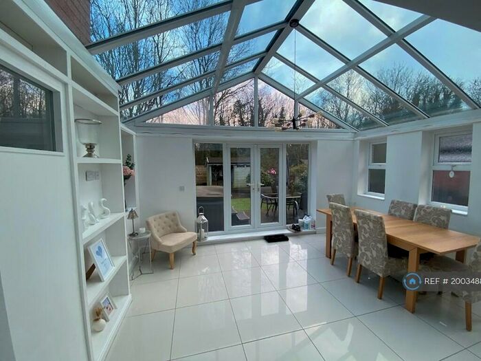 5 Bedroom Semi-Detached House To Rent In Mulgrave Road, Worsley, Manchester, M28