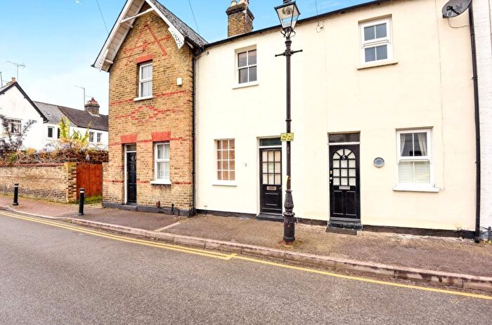 2 Bedroom Terraced House To Rent In Windsor, Berkshire, SL4