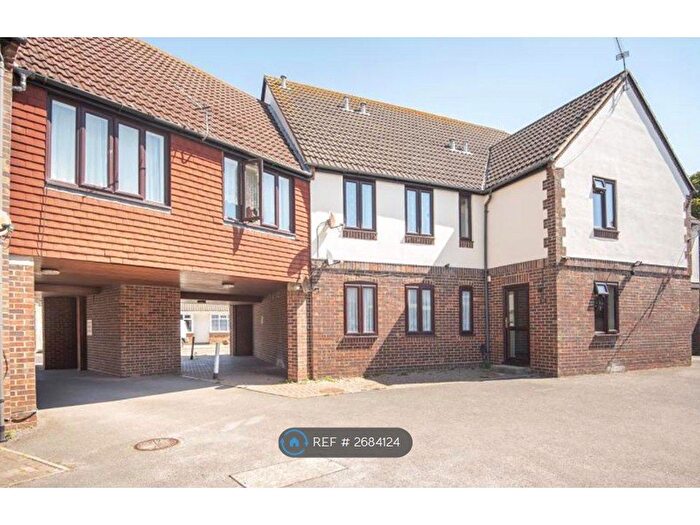 1 Bedroom Flat To Rent In Mcrae Court, Selsey, Chichester, PO20