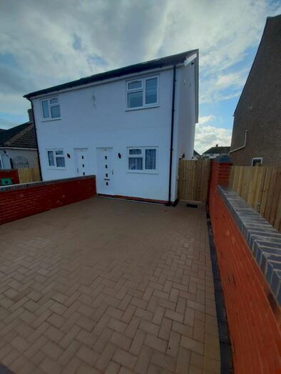 3 Bedroom Semi-Detached House To Rent In Van Diemans Lane, Oxford, OX4