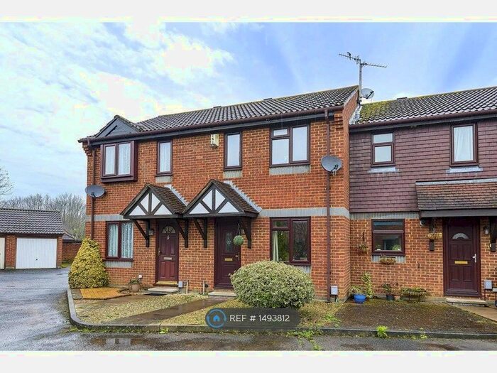 2 Bedroom Terraced House To Rent In Watersmeet Close, Guildford, GU4