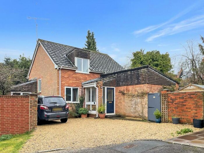 4 Bedroom Detached House To Rent In St. Nicholas Close, Porton, Salisbury, SP4