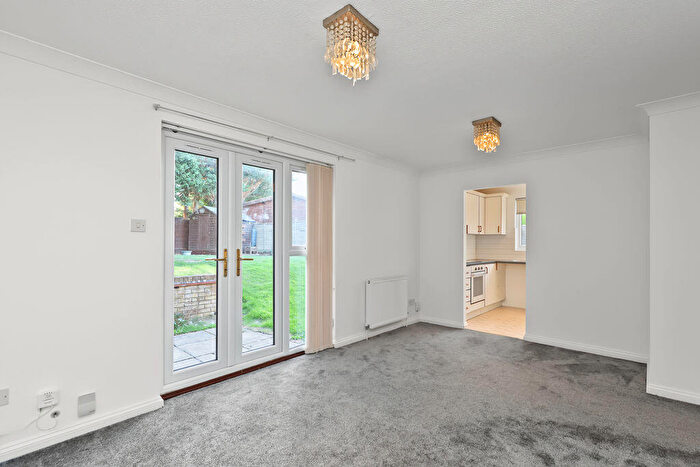 2 Bedroom Detached House To Rent In Buckland Court, Kidlington, OX5