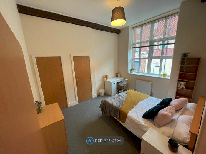 2 Bedroom Flat To Rent In The River Buildings, Leicester, LE3